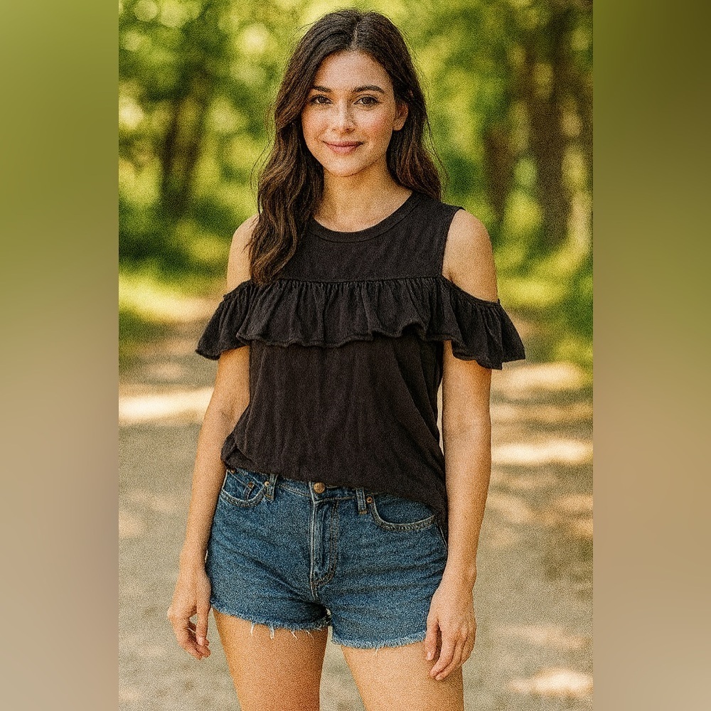 Truly Madly Deeply Cold Shoulder Ruffle Black Crew Neck T Size Small​​​​​​​​​